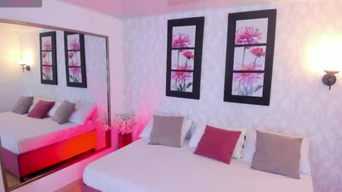 Snapshot of martina_adams chatting on November 25, 2025, 12:16 pm mari online show from November 25, 2025, 12:16 pm