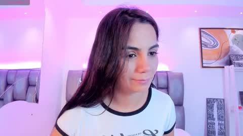 Snapshot of martina_mancinii chatting on October 21, 2025, 12:28 pm Martina online show from October 21, 2025, 12:28 pm