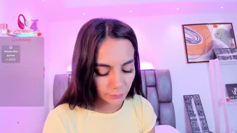 Snapshot of martina_mancinii chatting on October 31, 2025, 1:45 pm Martina online show from October 31, 2025, 1:45 pm