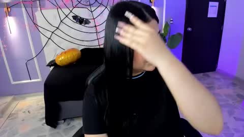 Martina  online show from October 29, 2025, 8:10 pm