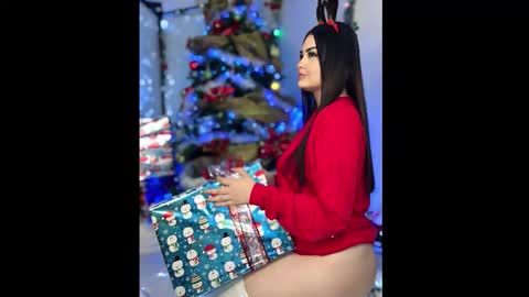 Martina  online show from December 16, 2025, 8:03 pm