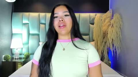 Snapshot of martinagarcia__ chatting on April 18, 2026, 7:29 pm Martina Garcia online show from April 18, 2026, 7:29 pm