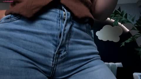 Snapshot of martinnabonnet chatting on March 11, 2025, 11:23 am Martinna Bonnet online show from March 11, 2025, 11:23 am