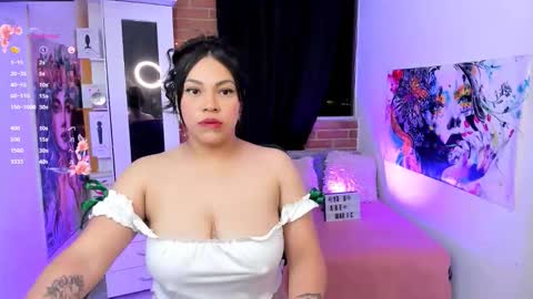 Snapshot of mary_bruss chatting on September 15, 2025, 1:38 am online show from September 15, 2025, 1:38 am