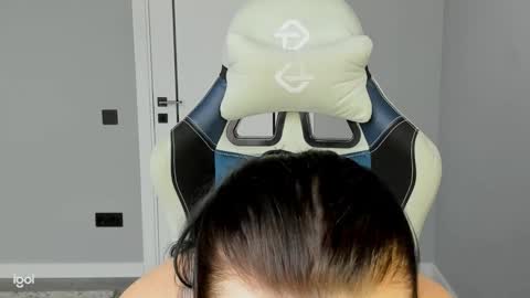 mary_jain13 online show from October 21, 2025, 8:26 am