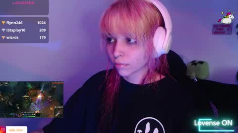                      100   online show from December 3, 2025, 10:19 pm