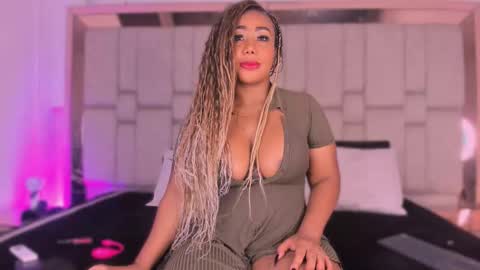   online show from October 22, 2025, 8:41 pm