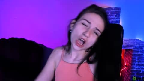 Snapshot of mary_moon__ chatting on February 4, 2026, 9:48 am mary_moon__ online show from February 4, 2026, 9:48 am