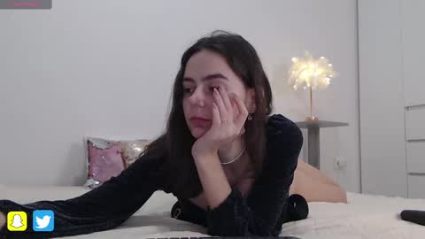 Snapshot of mary_the_queen chatting on February 9, 2025, 5:40 am mary_the_queen online show from February 9, 2025, 5:40 am