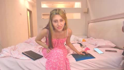 marya442004 online show from October 1, 2025, 1:22 am