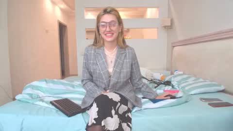 marya442004 online show from October 4, 2025, 10:02 am