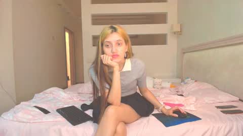 marya442004 online show from October 10, 2025, 4:55 am