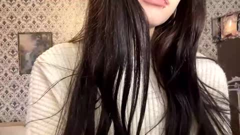 Snapshot of maryamtraylor chatting on December 15, 2025, 2:10 pm Sofia online show from December 15, 2025, 2:10 pm