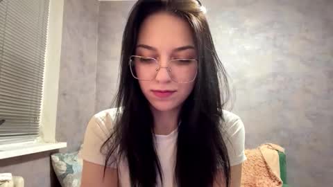 Stephie online show from December 14, 2025, 9:30 pm