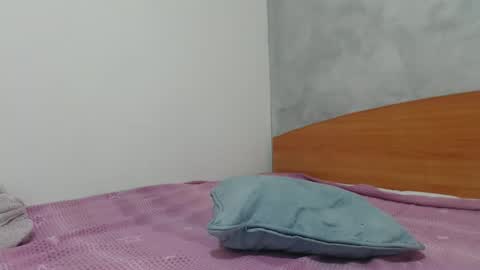 maryem online show from December 2, 2025, 3:29 pm