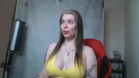 Snapshot of maryh0tlove chatting on April 20, 2026, 9:45 am maryh0tlove online show from April 20, 2026, 9:45 am