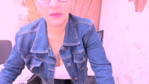 Marylin online show from October 27, 2025, 8:02 pm