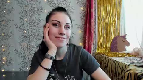 Snapshot of marylou_ chatting on January 15, 2025, 4:47 am Mary Lou online show from January 15, 2025, 4:47 am