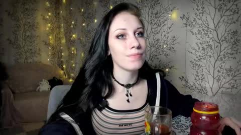 Snapshot of marylou_ chatting on November 7, 2025, 11:54 am Mary Lou online show from November 7, 2025, 11:54 am