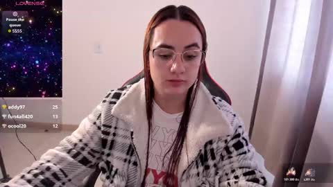 Dulce Maria online show from November 12, 2025, 5:57 pm