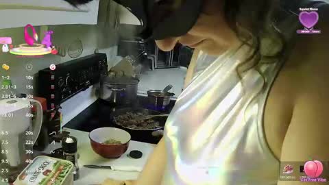 marynka21 online show from October 29, 2025, 8:43 pm