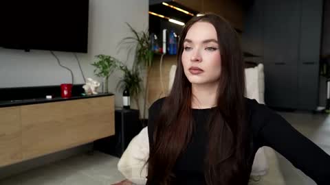 Marina online show from November 30, 2025, 11:36 am