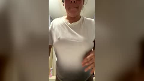 Snapshot of marytts35 chatting on February 23, 2026, 4:21 am marytits online show from February 23, 2026, 4:21 am