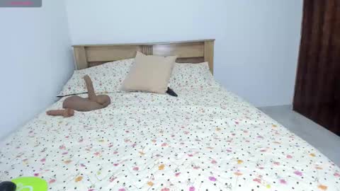 Snapshot of marywhitee__ chatting on February 27, 2026, 10:43 pm Mary online show from February 27, 2026, 10:43 pm