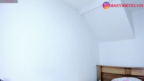 Snapshot of marywhitee__ chatting on March 11, 2026, 8:59 pm Mary online show from March 11, 2026, 8:59 pm