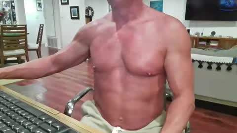 Snapshot of mascmuscle49 chatting on December 17, 2025, 1:33 am mascmuscle49 online show from December 17, 2025, 1:33 am