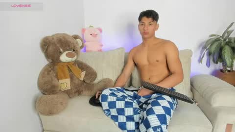Snapshot of mash_angelo chatting on May 29, 2026, 1:20 pm mash_angelo online show from May 29, 2026, 1:20 pm