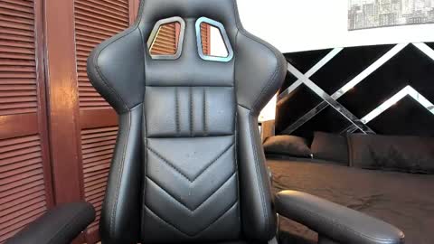 Scarlet  online show from April 11, 2026, 7:29 pm