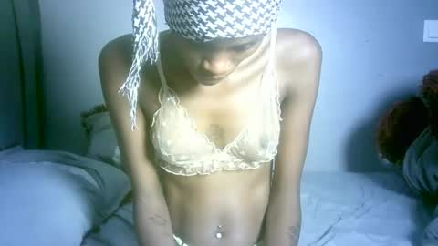 maskgang001 online show from May 17, 2026, 4:54 am