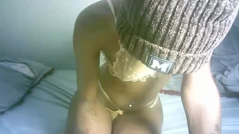 maskgang001 online show from May 20, 2026, 5:24 am