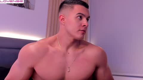 Mason Bennet online show from November 28, 2025, 11:07 pm