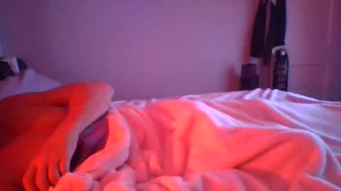 Snapshot of massageartist chatting on April 2, 2026, 6:11 am HappyZending online show from April 2, 2026, 6:11 am