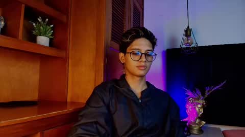   online show from September 26, 2025, 5:11 am