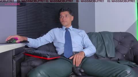 Snapshot of massimo_g chatting on April 23, 2026, 1:51 am I am Massimo online show from April 23, 2026, 1:51 am