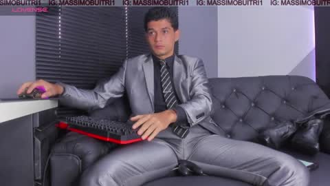 Snapshot of massimo_g chatting on May 10, 2026, 11:48 am I am Massimo online show from May 10, 2026, 11:48 am