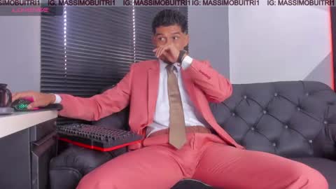 Snapshot of massimo_g chatting on May 28, 2026, 12:46 pm I am Massimo online show from May 28, 2026, 12:46 pm
