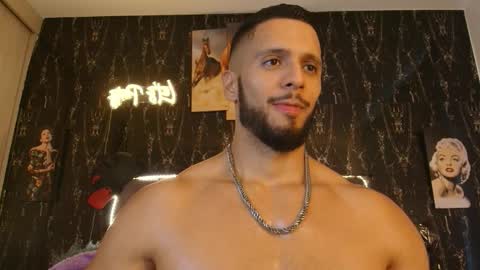 massimo_greco2 online show from November 13, 2025, 9:36 pm