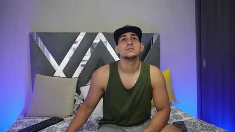 massimo_vidal online show from October 5, 2025, 1:37 am