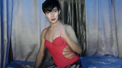 Snapshot of massive_cumboy chatting on December 13, 2024, 1:22 pm Miss Sweet LUNA 3 online show from December 13, 2024, 1:22 pm