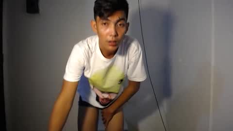 Snapshot of massive_cumboy chatting on April 22, 2026, 5:32 am Miss Sweet LUNA 3 online show from April 22, 2026, 5:32 am