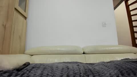 Domi online show from November 20, 2025, 11:43 am