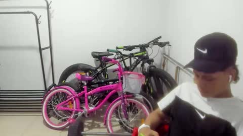 Snapshot of master_billy1 chatting on May 10, 2026, 5:01 am master_billy1 online show from May 10, 2026, 5:01 am