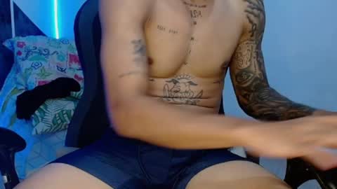 Snapshot of master_black777 chatting on October 1, 2025, 7:20 pm master_black777 online show from October 1, 2025, 7:20 pm