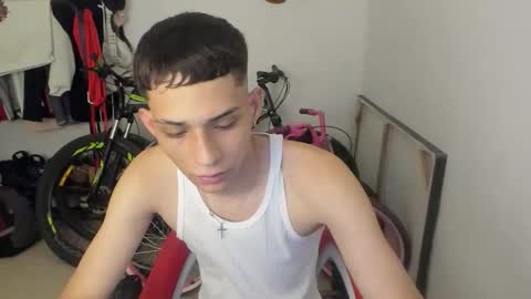 Snapshot of master_boy28 chatting on April 18, 2026, 5:39 pm master_boy28 online show from April 18, 2026, 5:39 pm