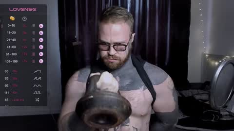 Snapshot of master_oil chatting on January 27, 2025, 8:18 am Huge Alex online show from January 27, 2025, 8:18 am