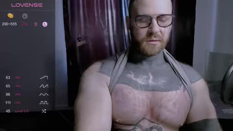 Snapshot of master_oil chatting on February 21, 2025, 6:40 am Huge Alex online show from February 21, 2025, 6:40 am